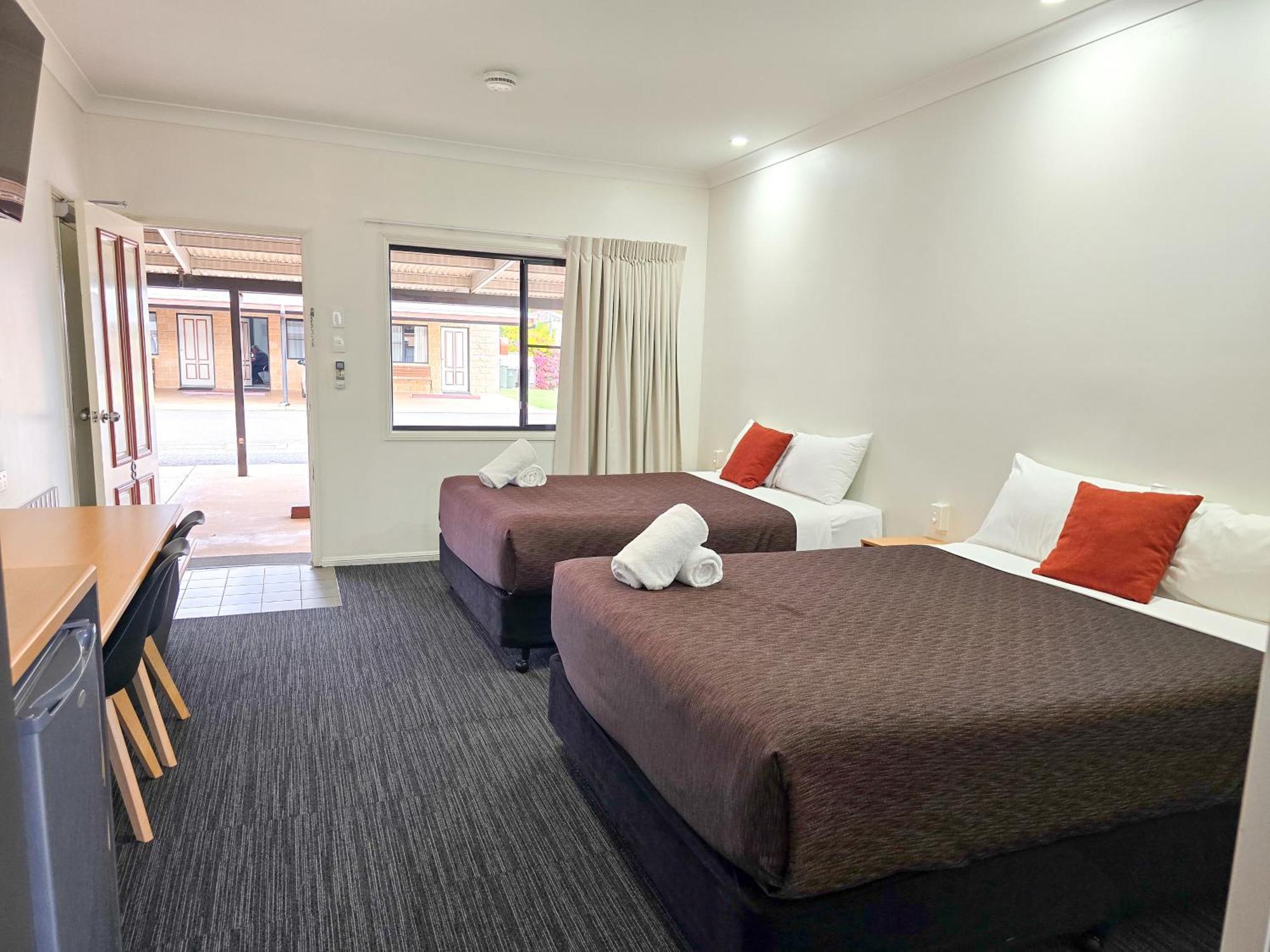 Ascot Lodge Motor Inn คิงเงอรอย ภายนอก รูปภาพ
