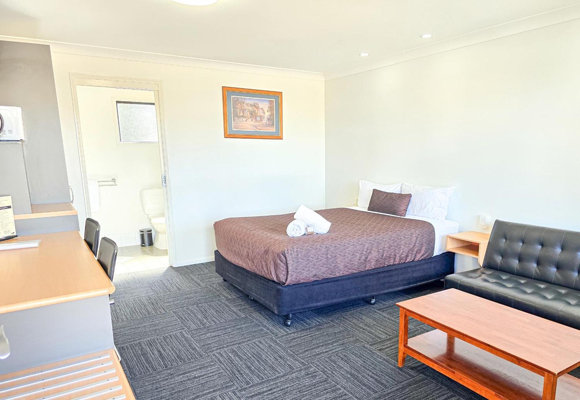 Ascot Lodge Motor Inn คิงเงอรอย ภายนอก รูปภาพ