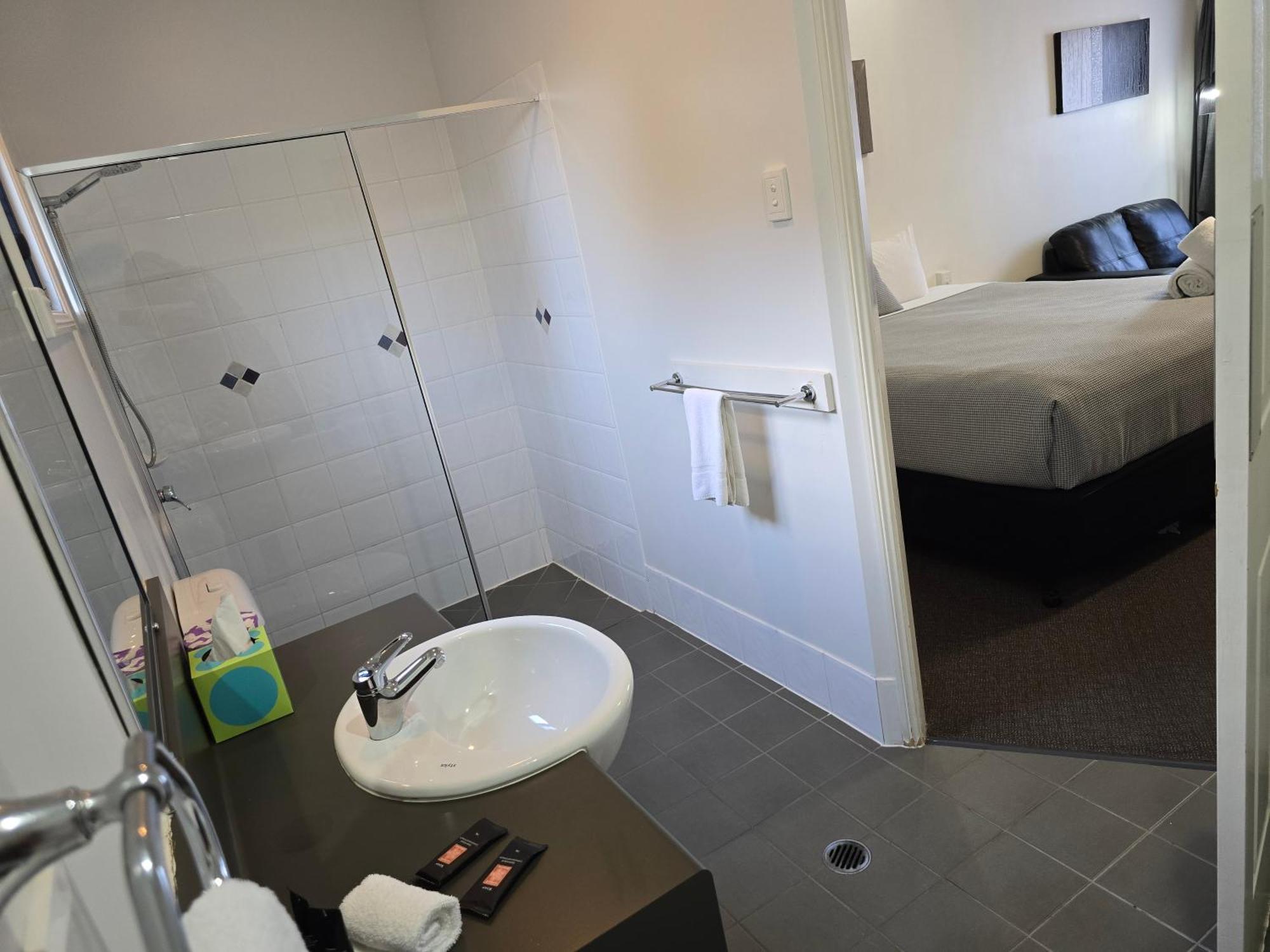 Ascot Lodge Motor Inn คิงเงอรอย ภายนอก รูปภาพ
