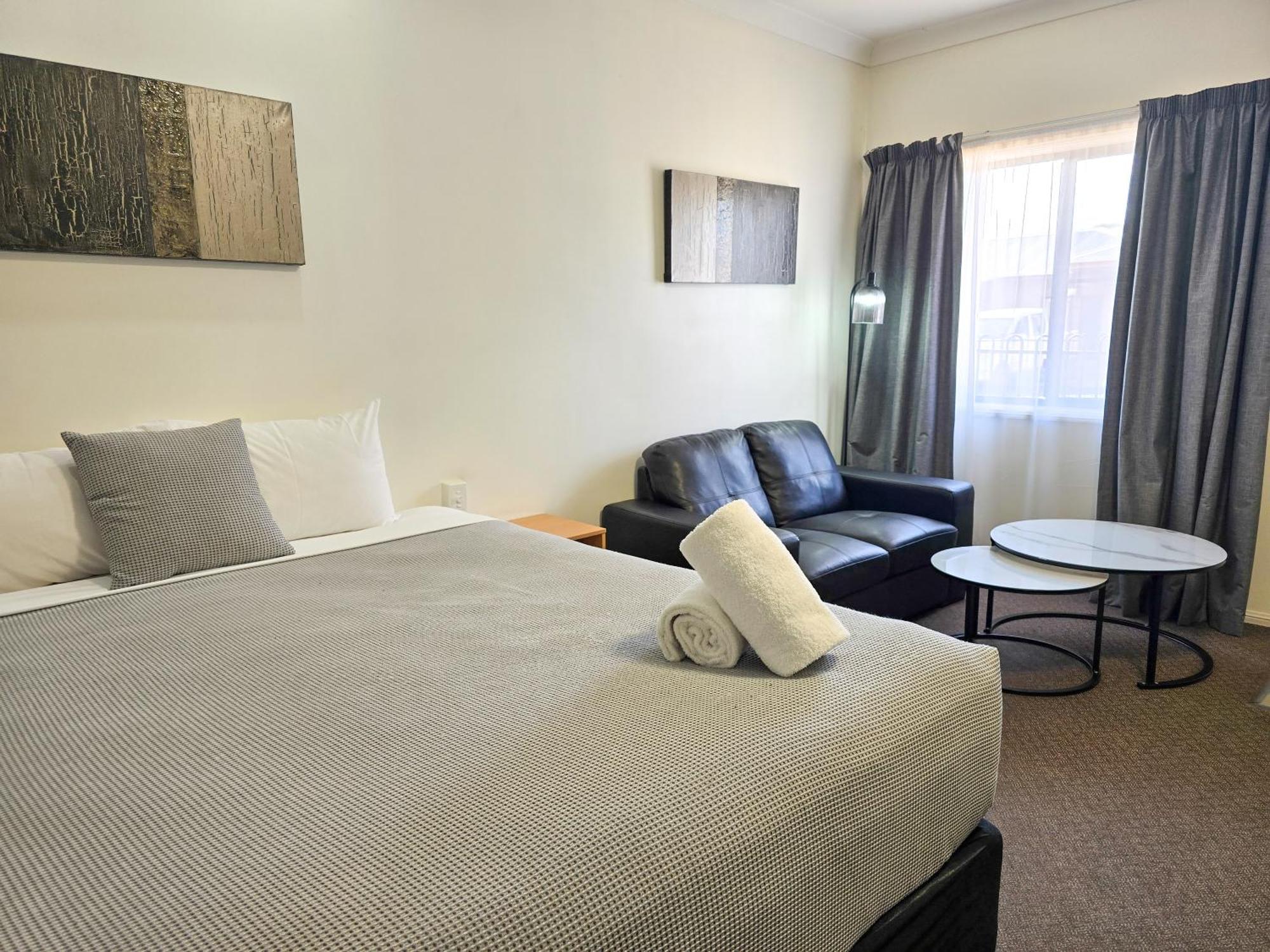 Ascot Lodge Motor Inn คิงเงอรอย ภายนอก รูปภาพ