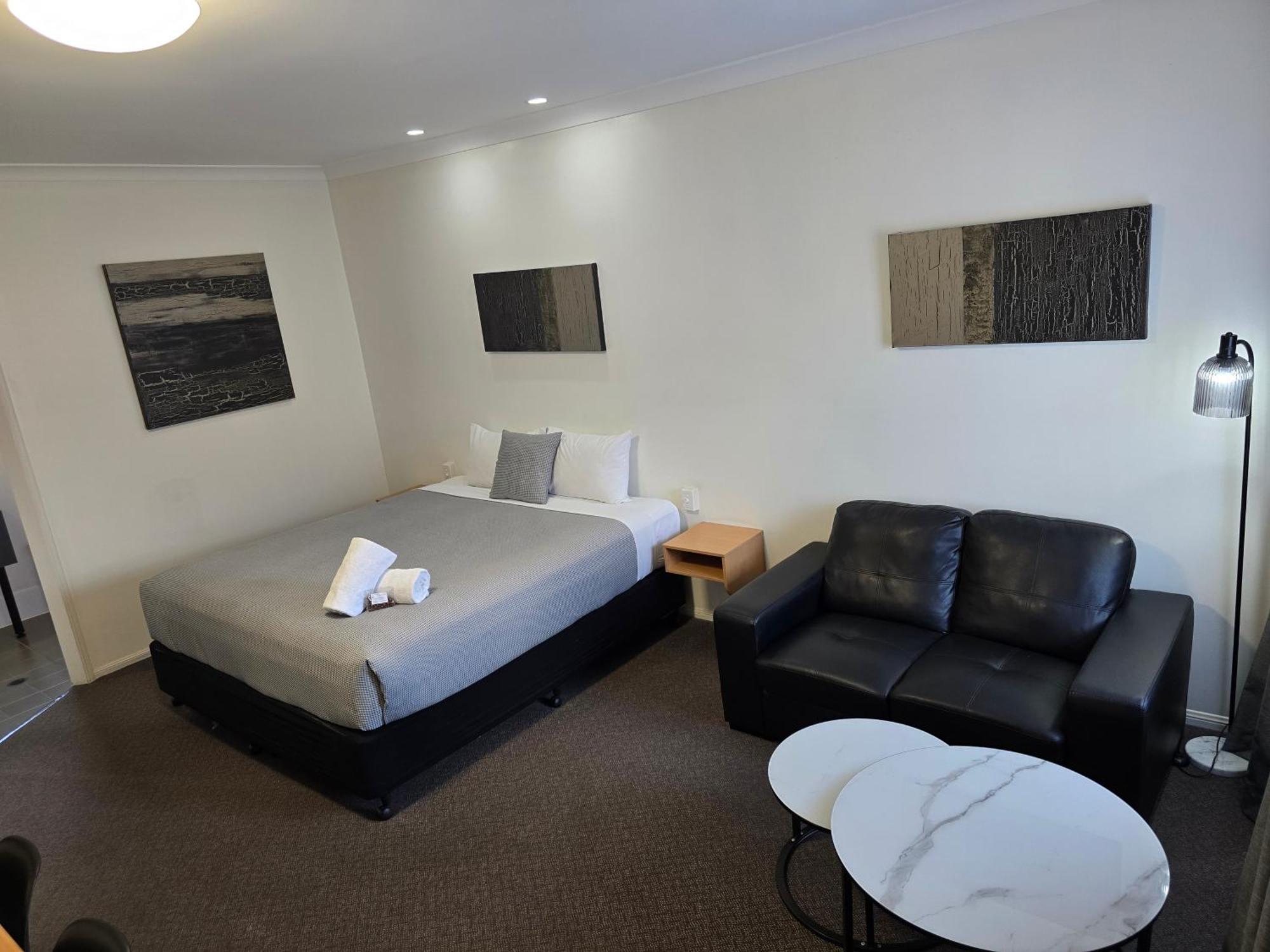 Ascot Lodge Motor Inn คิงเงอรอย ภายนอก รูปภาพ
